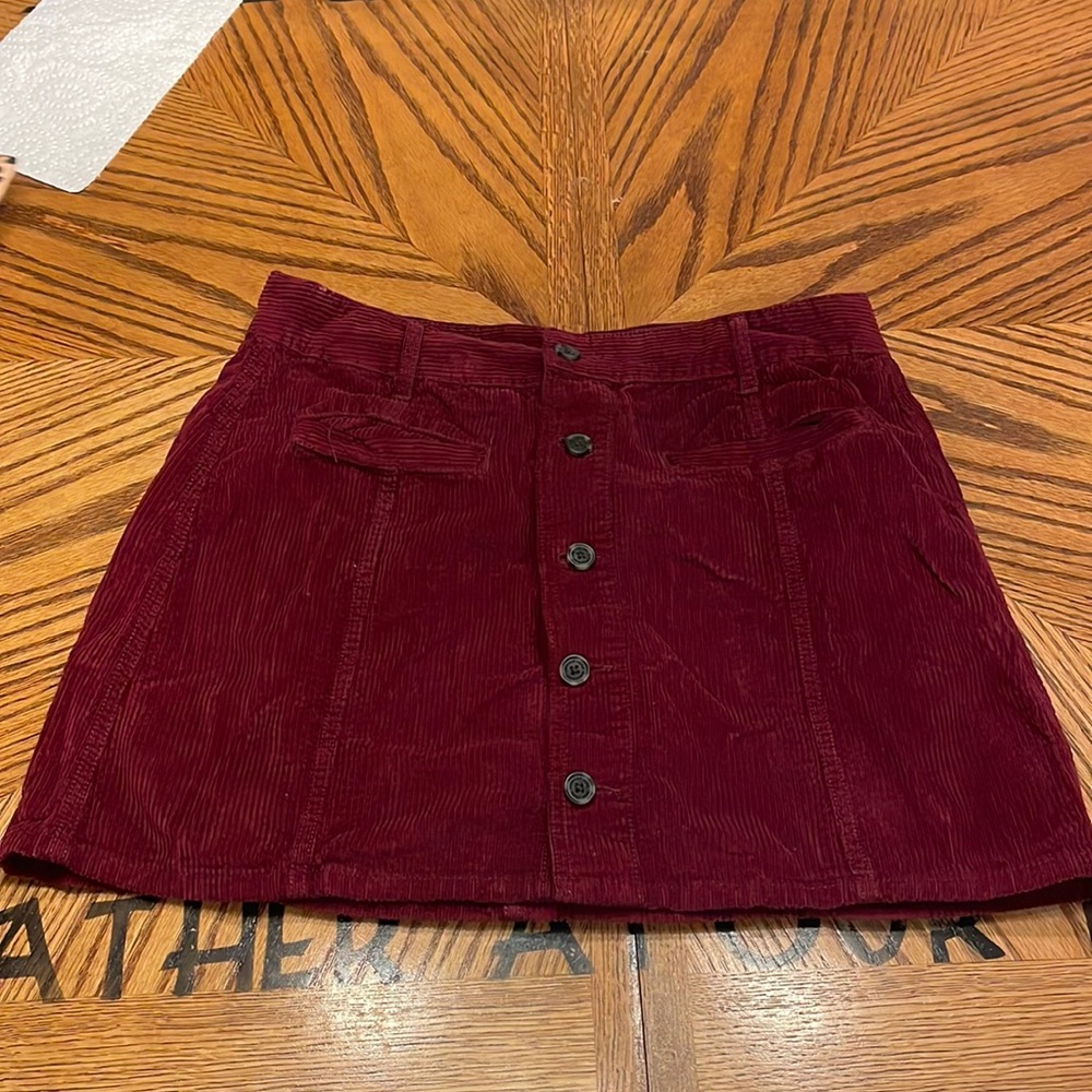 Women’s skirt.